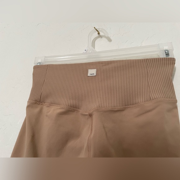 Vuori Rib Studio Legging in Coconut. Small. EUC. - Picture 4 of 17
